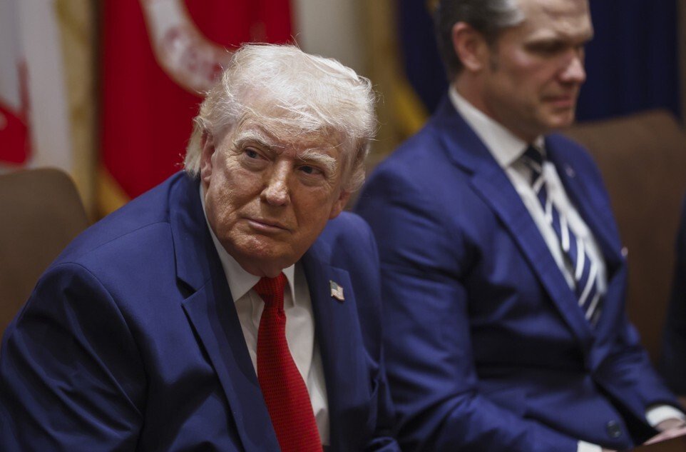Трамп объяснил жёсткие проверки на въезде в США перед ЧМ-2026 Трамп объяснил жёсткие проверки на въезде в США перед ЧМ-2026