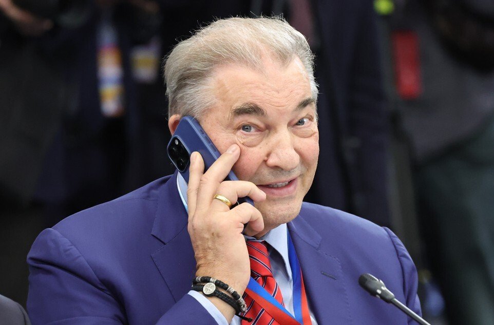 Третьяк призвал учиться у НХЛ после вручения &laquo;Везины&raquo; Василевскому
