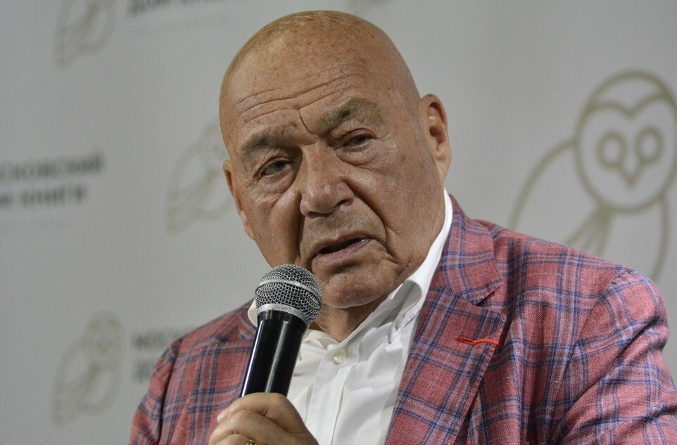 «Боюсь смотреть наш футбол». Познер «Боюсь смотреть наш футбол». Познер