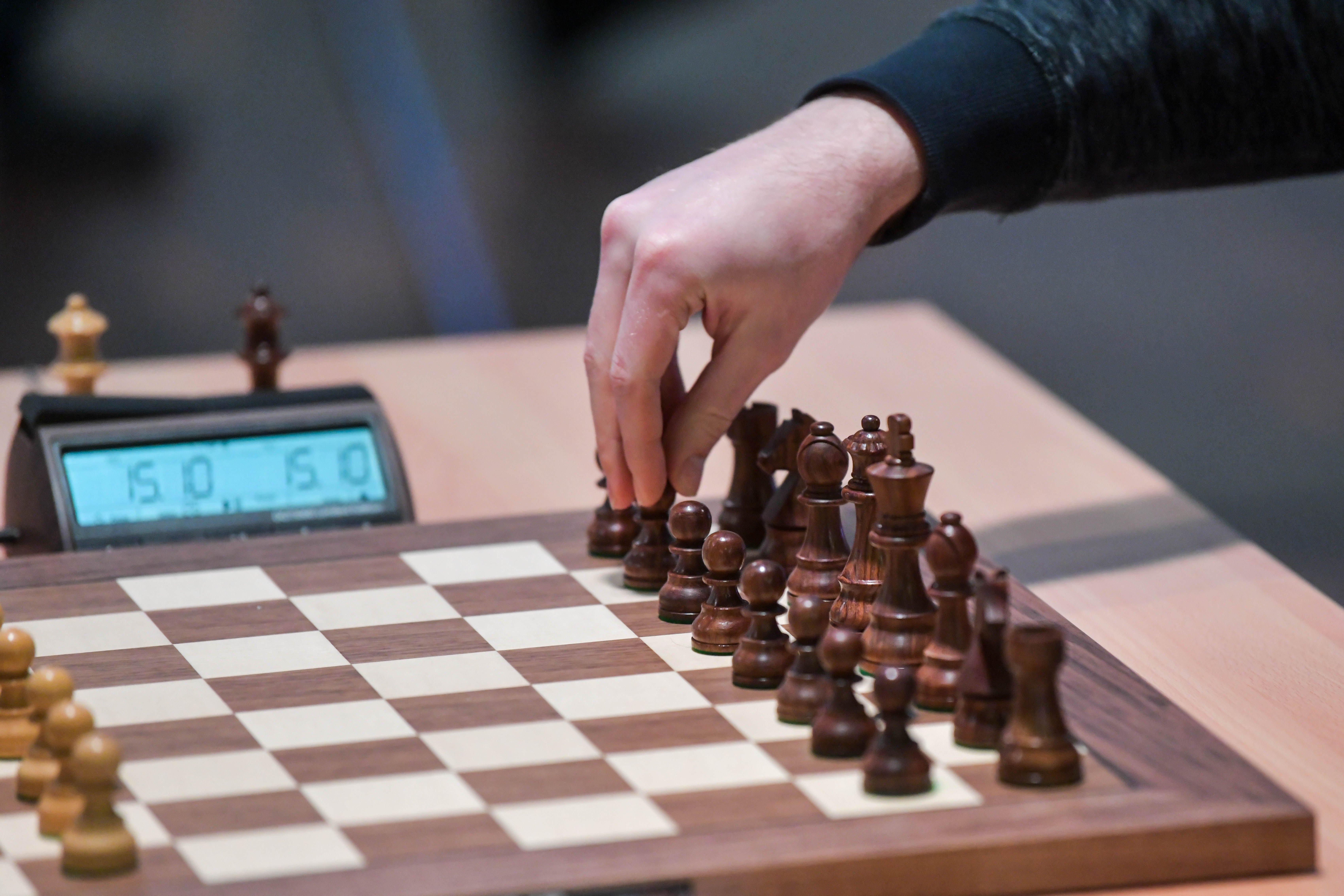 В FIDE предложили допустить россиян к командным турнирам и вернуть юниорам флаг и гимн
