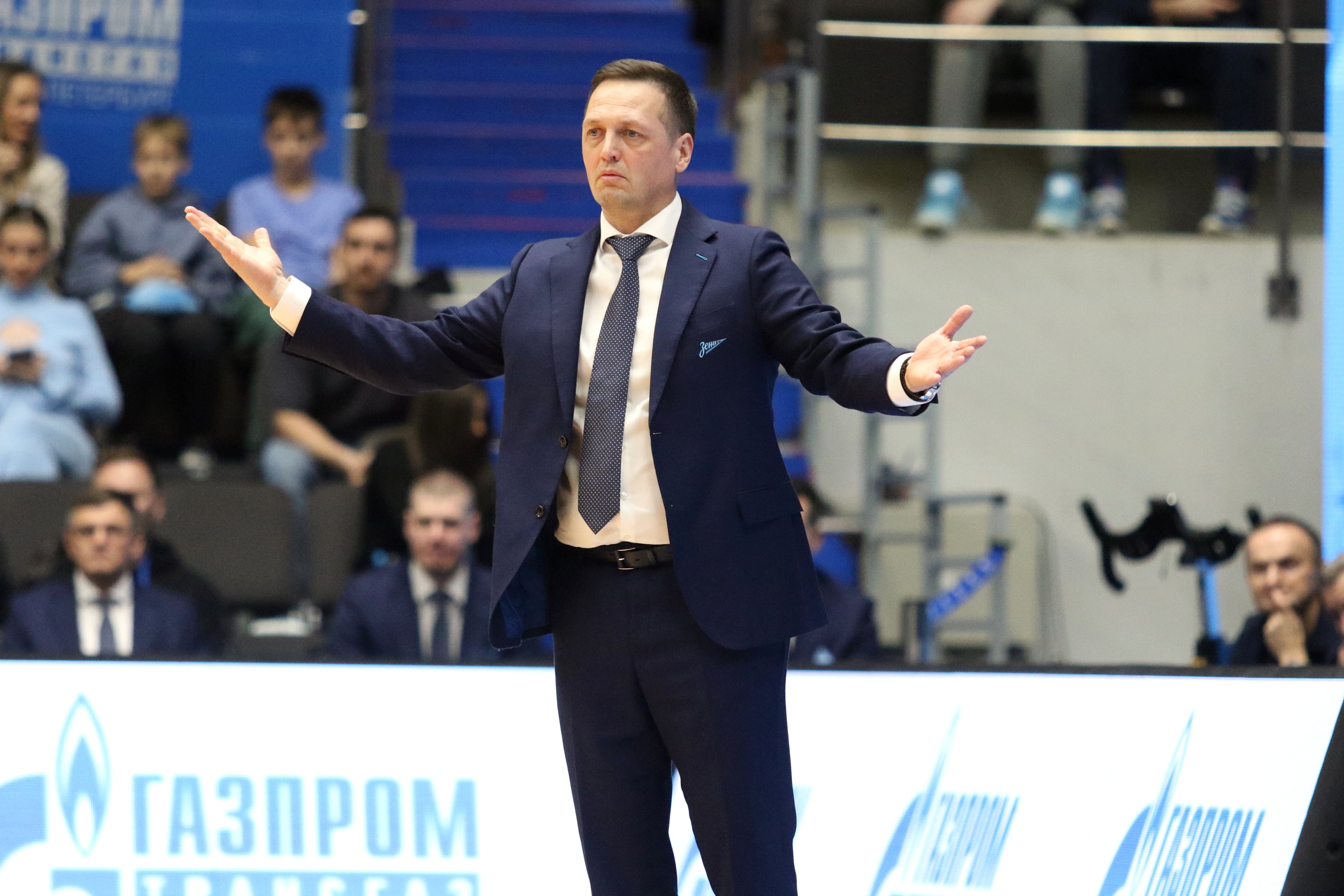 «Зенит» отстранил главного тренера после двух поражений подряд «Зенит» отстранил главного тренера после двух поражений подряд