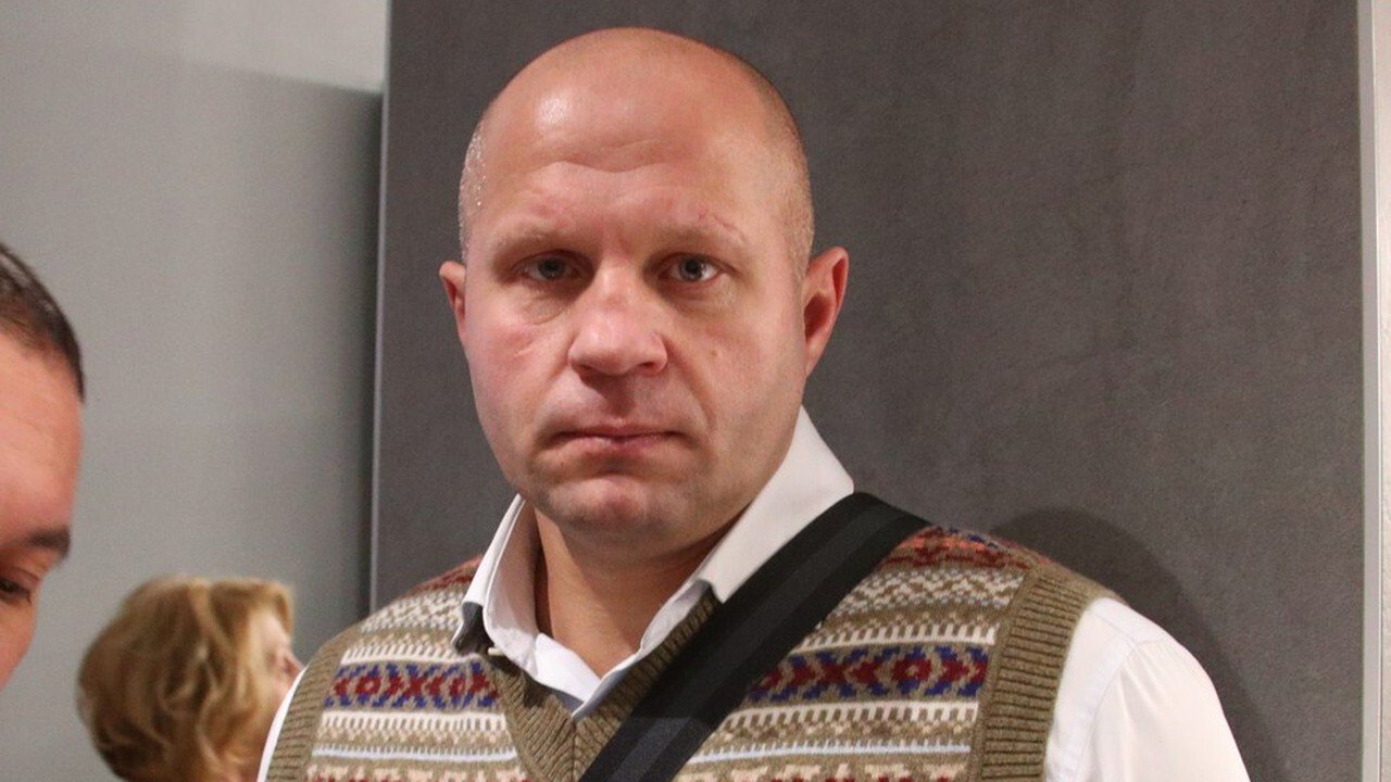 Фёдор Емельяненко получил отказ суда по многомиллионному иску из-за книги о себе Фёдор Емельяненко получил отказ суда по многомиллионному иску из-за книги о себе